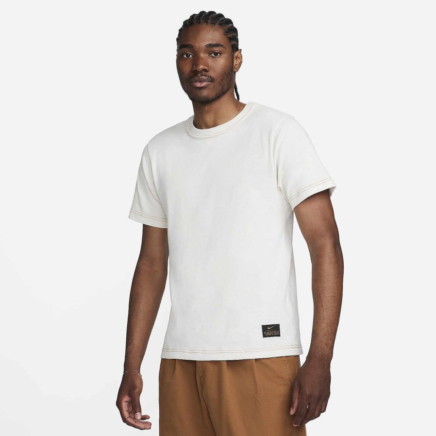 Men Nike Tops & T-Shirts | Nike Life