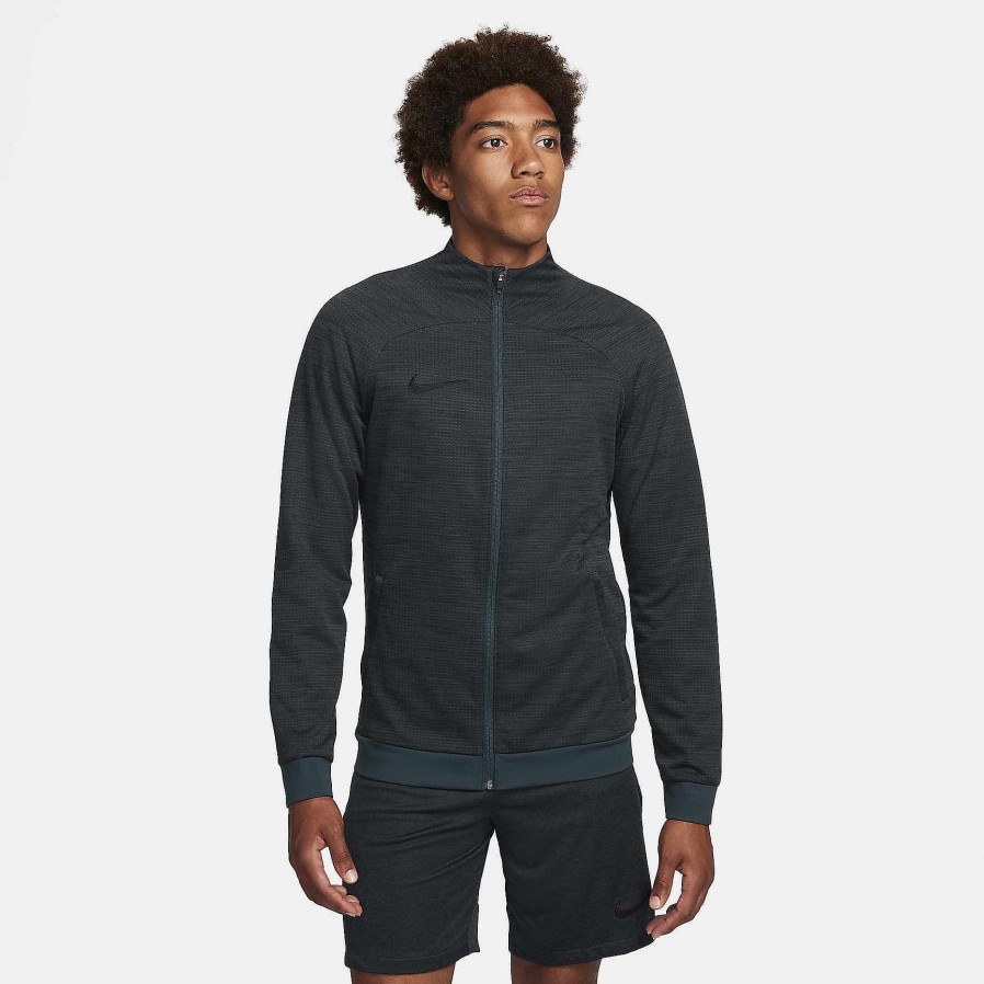 Men Nike Outerwear & Jackets | Nike Academy