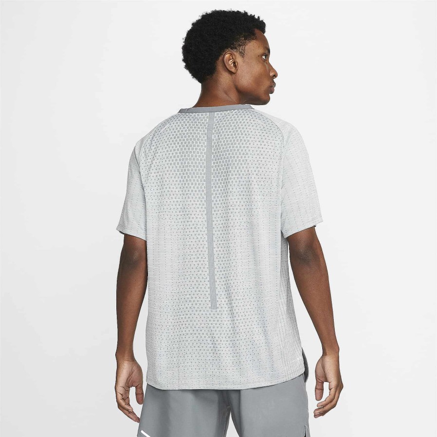 Men Nike Tops & T-Shirts | Nike Techknit