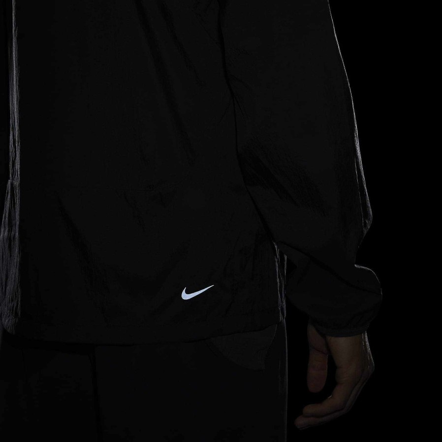 Men Nike Outerwear & Jackets | Nike Trail Aireez