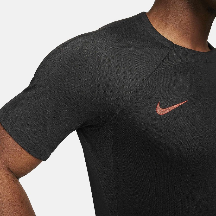 Men Nike Tops & T-Shirts | U.S. Strike