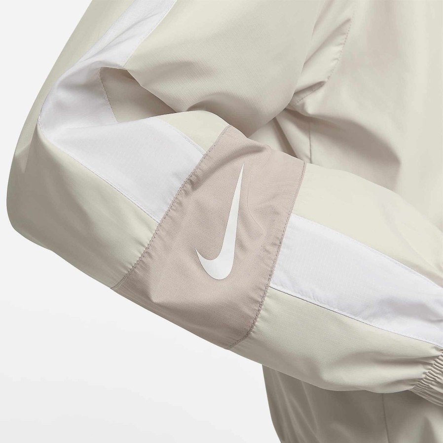 Women Nike Outerwear & Jackets | U.S. Essential