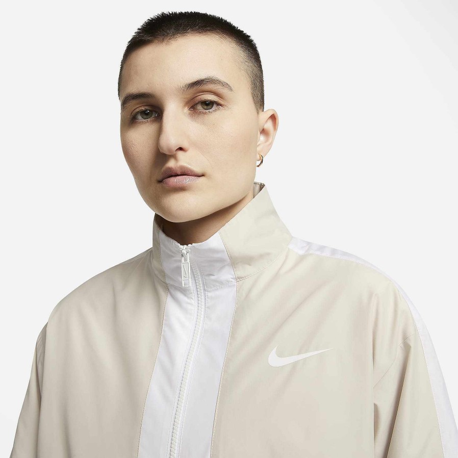 Women Nike Outerwear & Jackets | U.S. Essential